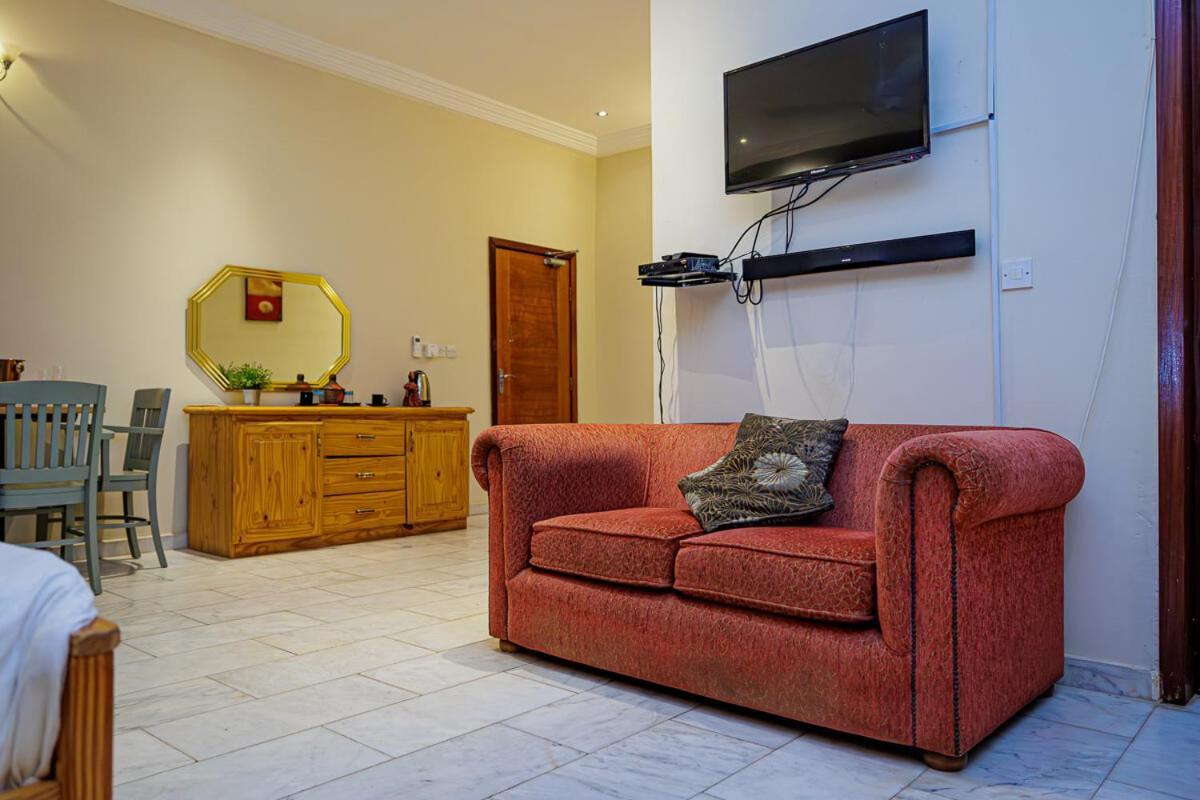 Ocean Villa Heights Brufut ภายนอก รูปภาพ