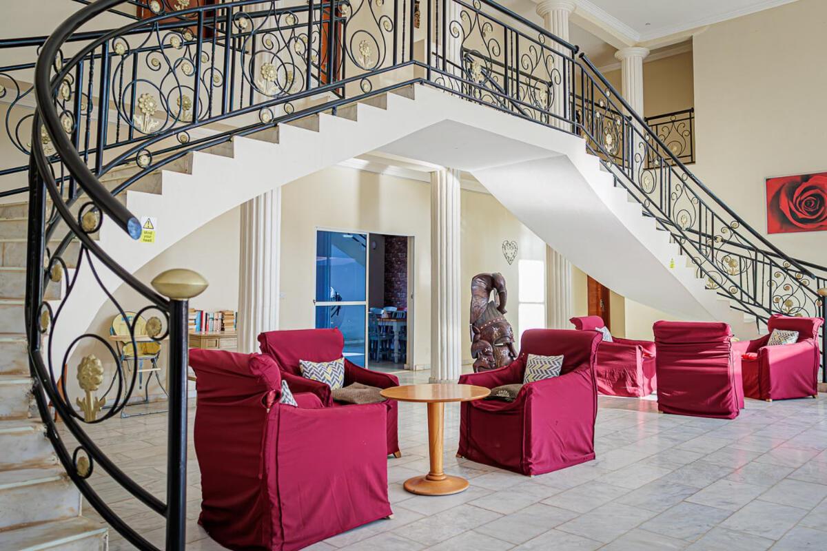 Ocean Villa Heights Brufut ภายนอก รูปภาพ